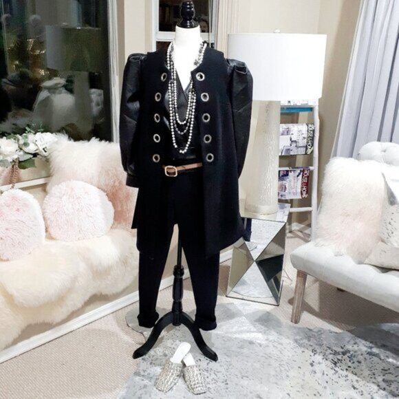 EUC Paraphrase black wool blend sleeveless long line vest w chrome rings - Picture 5 of 9